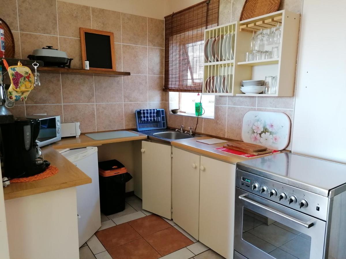 A1 Kynaston Self Catering Or Bed And Breakfast Jeffreysbaai Buitenkant foto