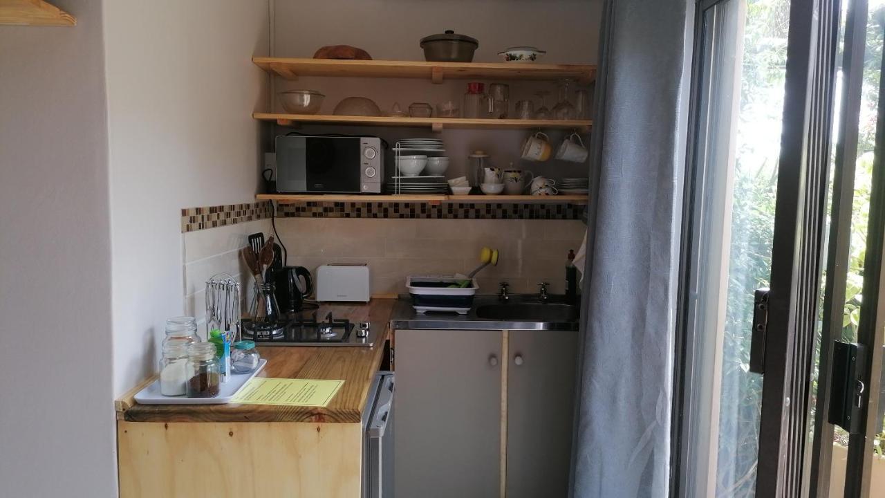A1 Kynaston Self Catering Or Bed And Breakfast Jeffreysbaai Buitenkant foto