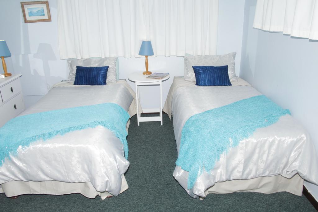 A1 Kynaston Self Catering Or Bed And Breakfast Jeffreysbaai Buitenkant foto