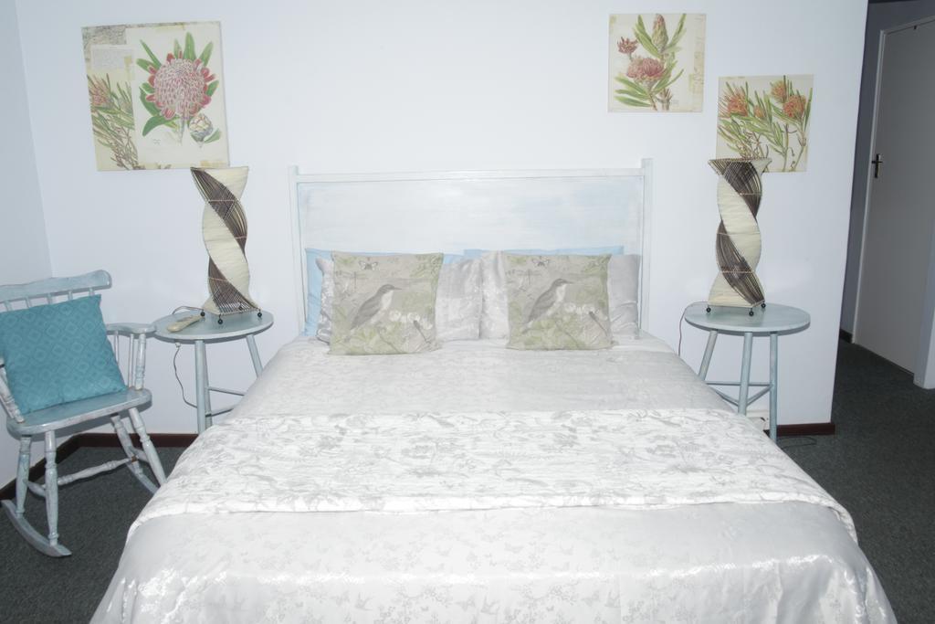 A1 Kynaston Self Catering Or Bed And Breakfast Jeffreysbaai Buitenkant foto