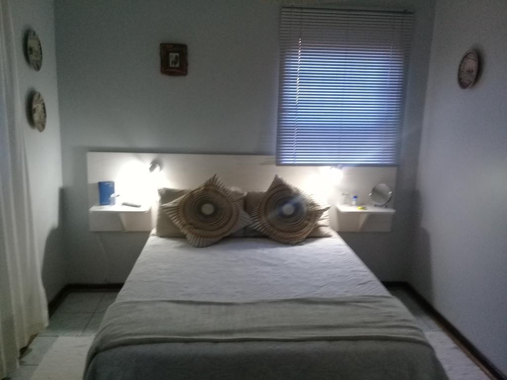 A1 Kynaston Self Catering Or Bed And Breakfast Jeffreysbaai Buitenkant foto